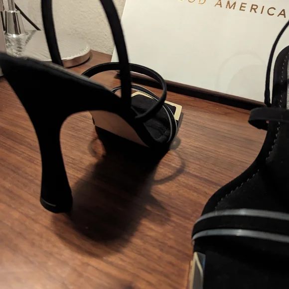 NWT & Box Sz 8.5 good American black suade sandal heels, square toe gold… - Picture 6 of 7